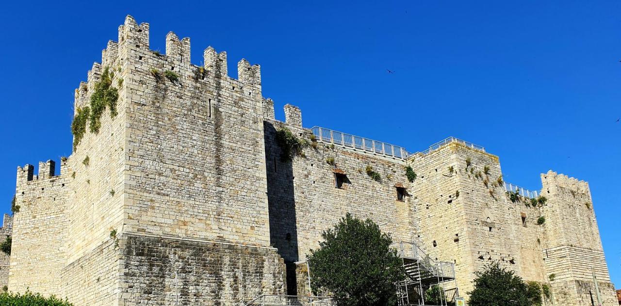 Castle Rooms Прато Екстериор снимка