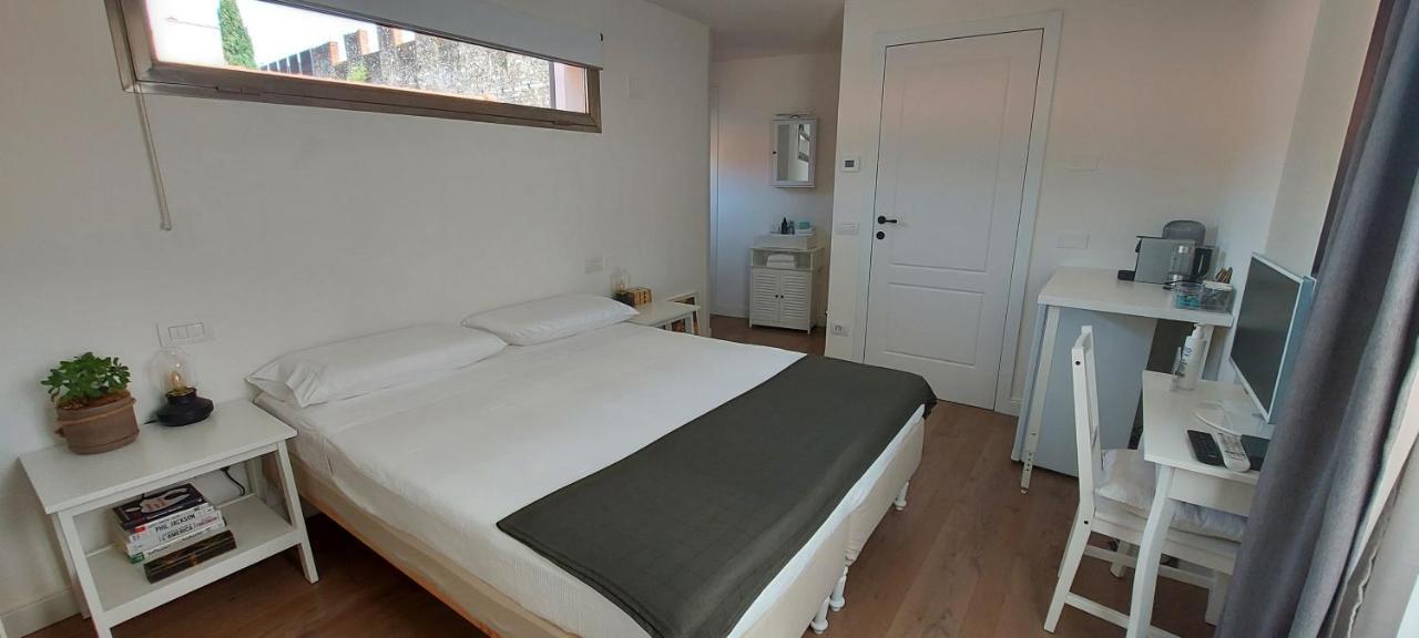 Castle Rooms Прато Екстериор снимка
